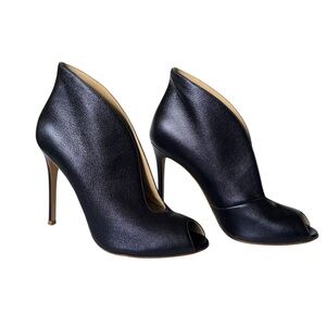 Gianvito Rossi “Vamp Bootie” in midnight blue w/ stiletto heels and 100% leather